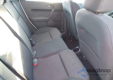 2010 Ford Focus Se из США, поврежденный, VIN 1FAHP3FN1AW275867